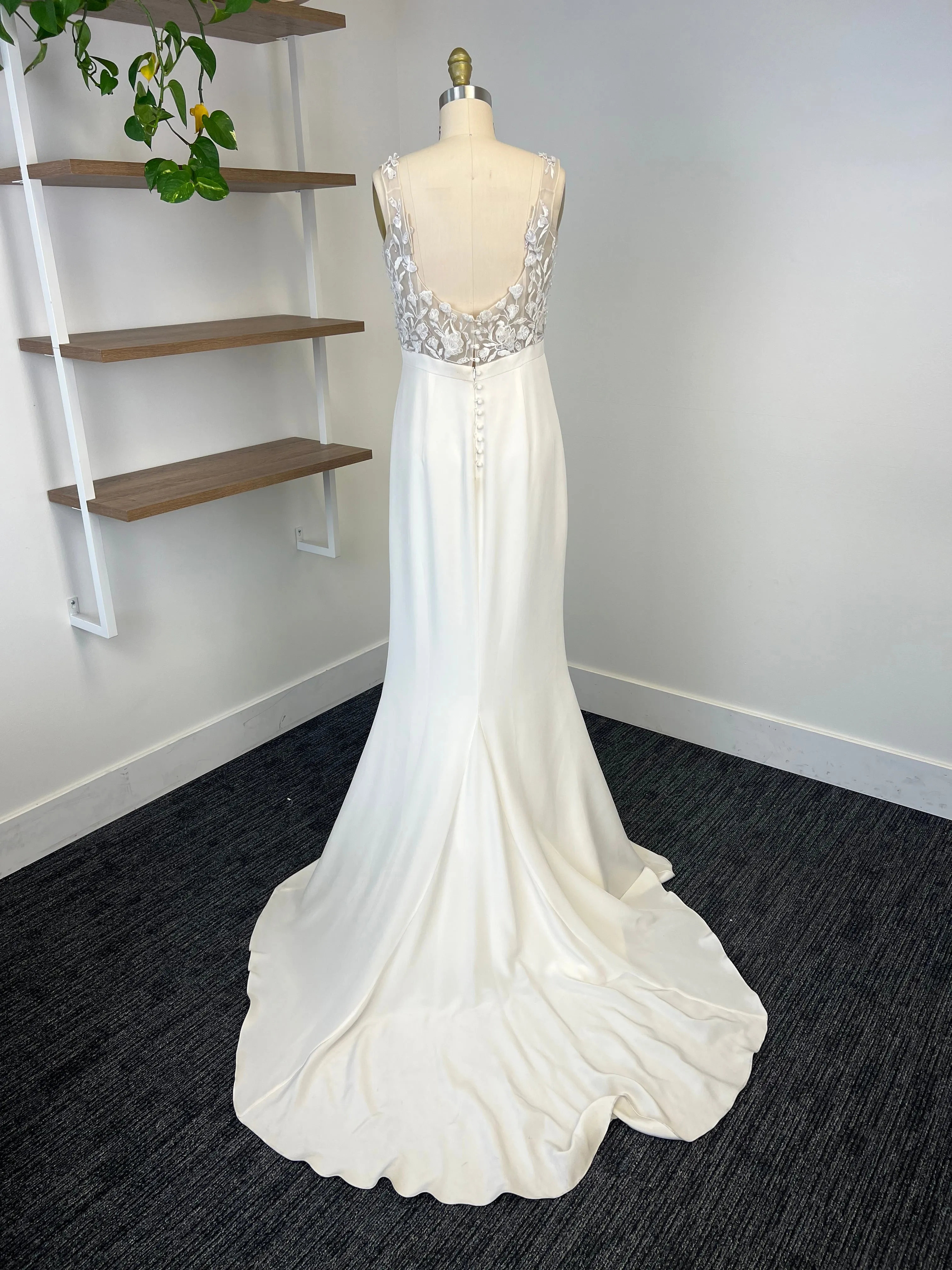 B / Alexandra Grecco Oleana Size 10