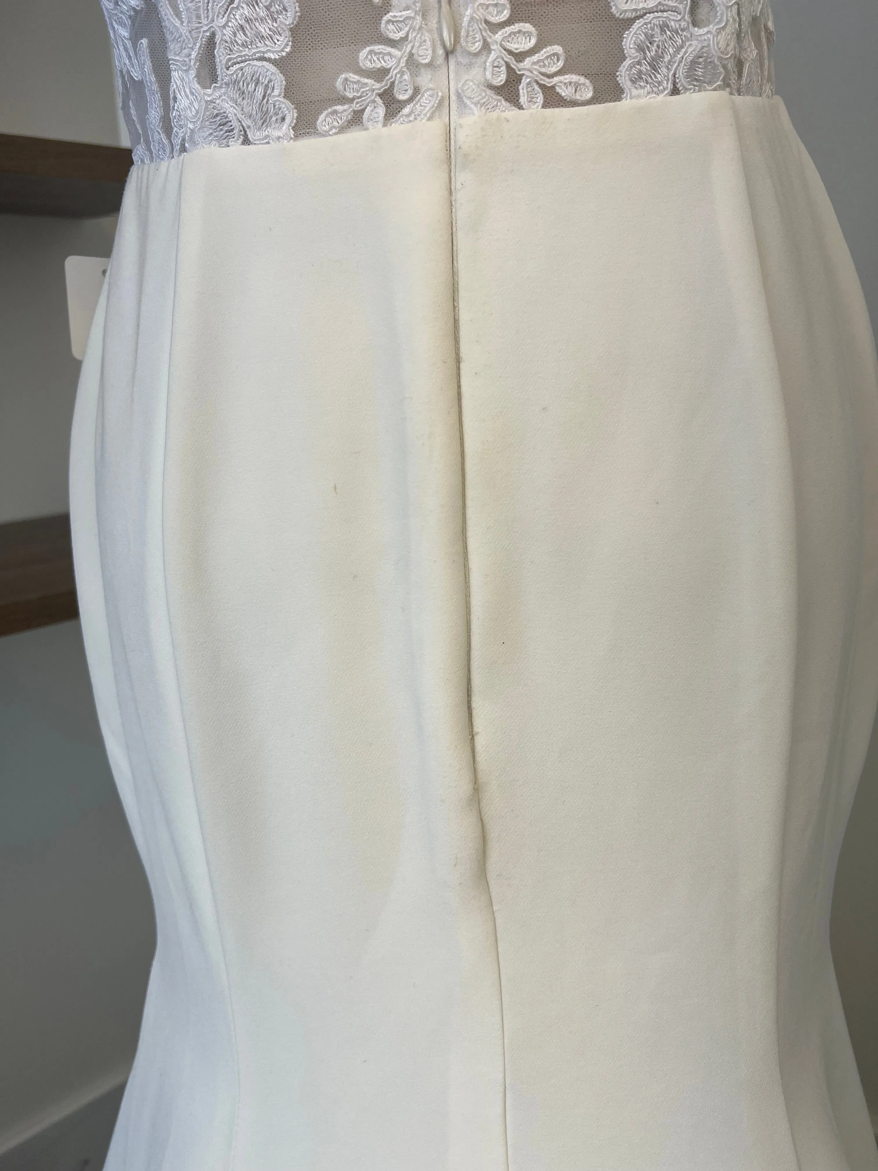 B / Sarah Seven Easton Size 8