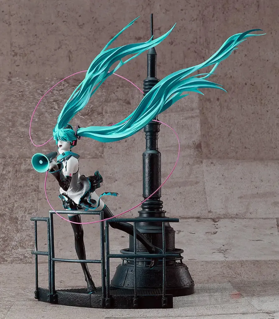 Hatsune Miku: Love is War Refined Ver. -Good Smile Company 20th Anniversary Book-