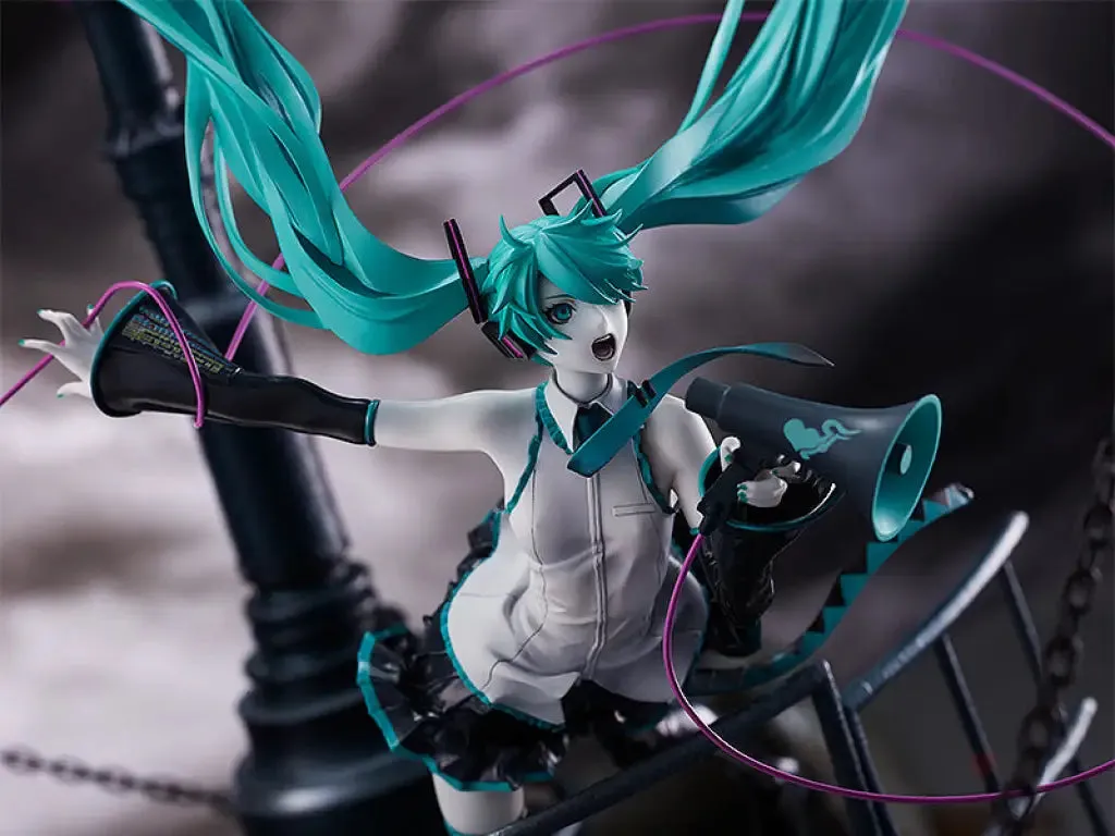 Hatsune Miku: Love is War Refined Ver. -Good Smile Company 20th Anniversary Book-