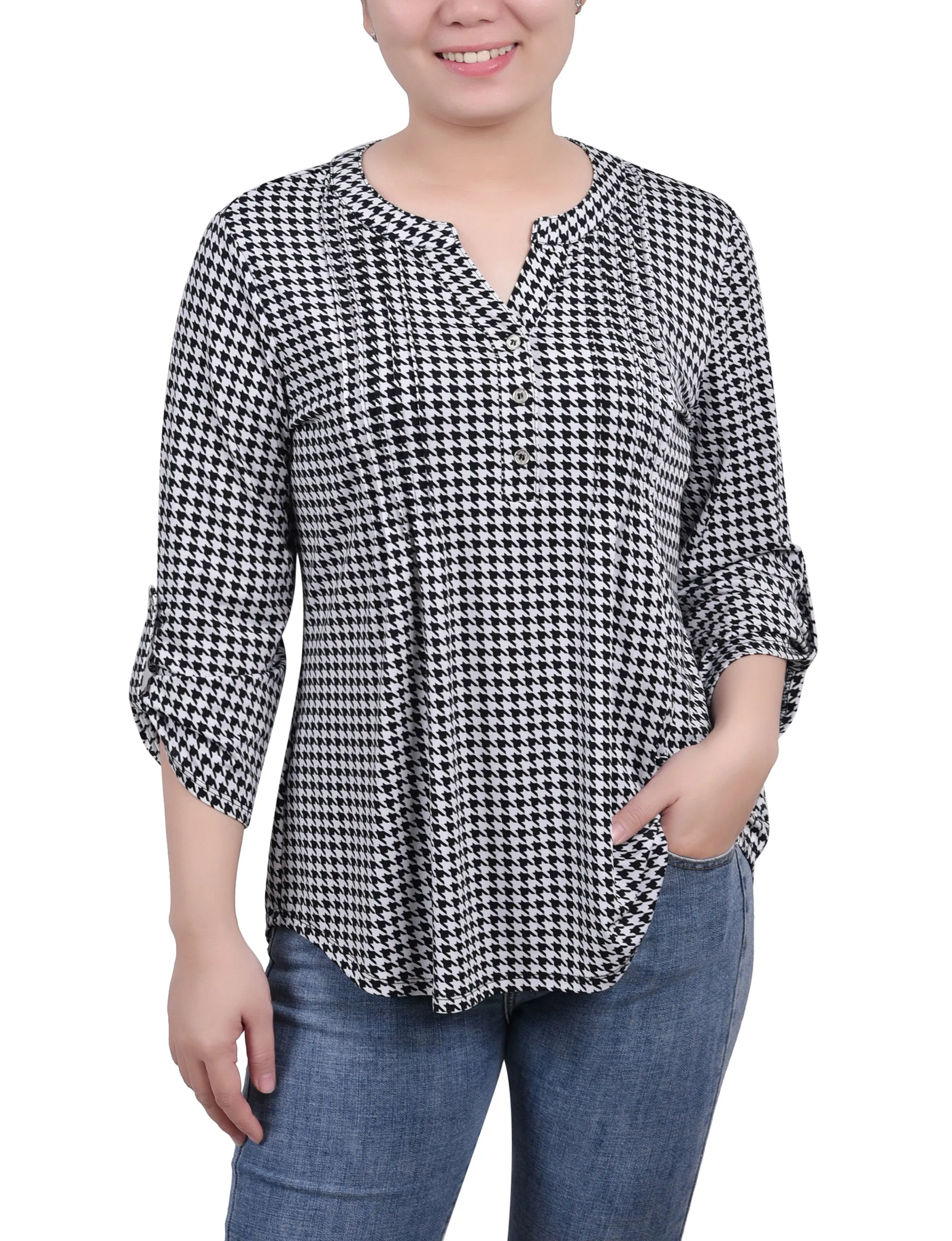 Petite 3/4 Roll Tap Pullover Top