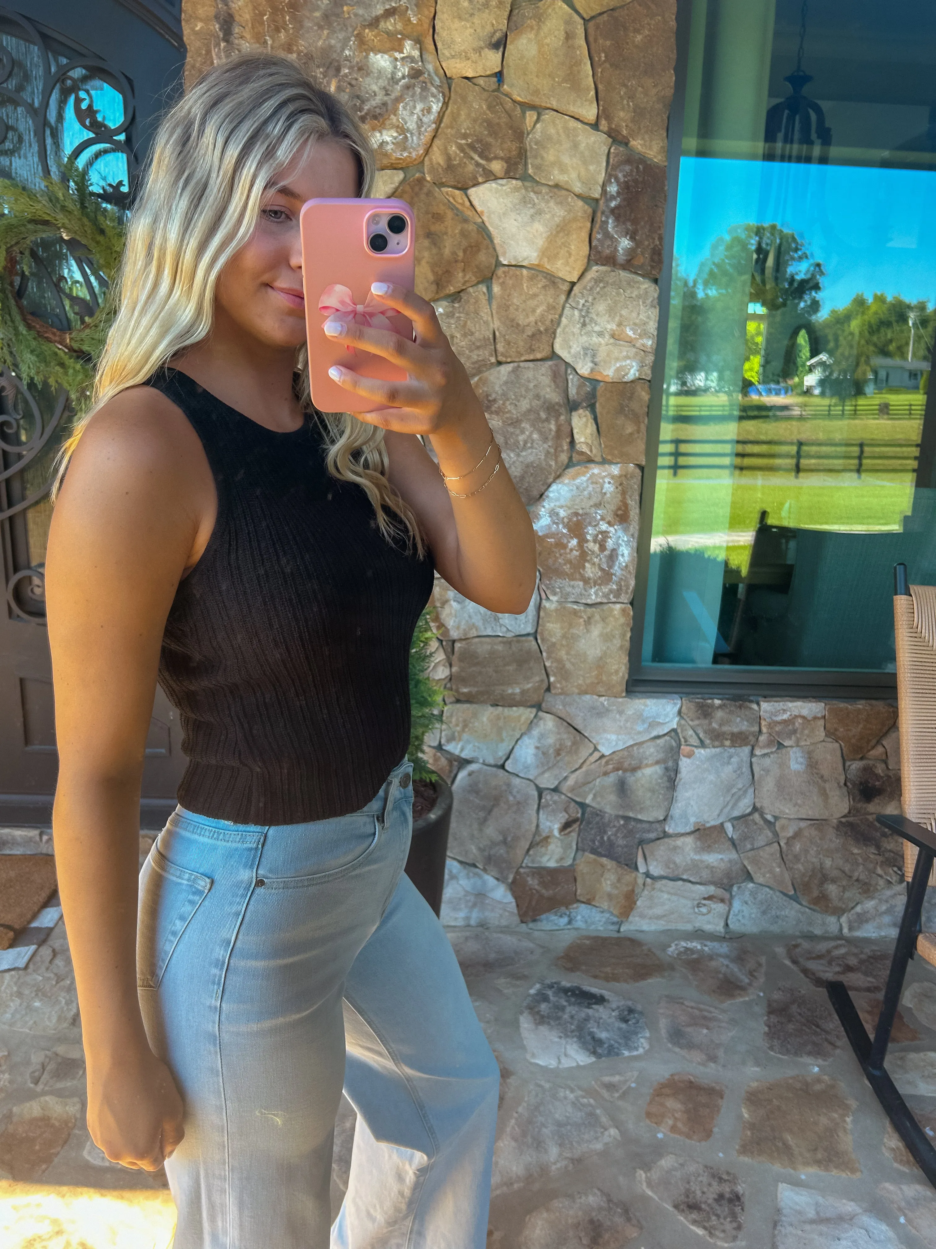 Round Neck Sleeveless Sweater Knit Top